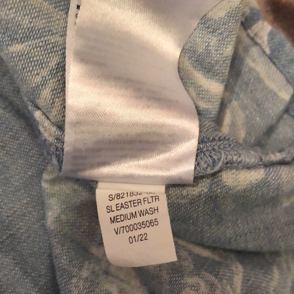 Old Navy Smocked Square Neck Floral Jean Top in Blue Size Medium - Picture 13 of 15